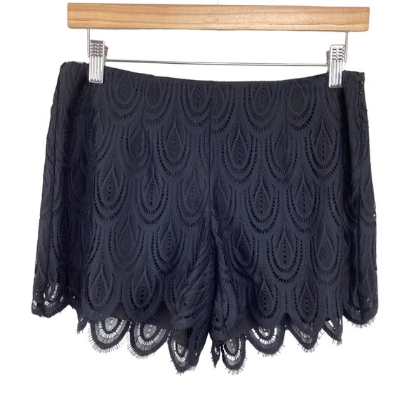 Lilly Pulitzer Black‎ Lace Shorts Size 4 Lined Elegant Scalloped Hem - Picture 1 of 6